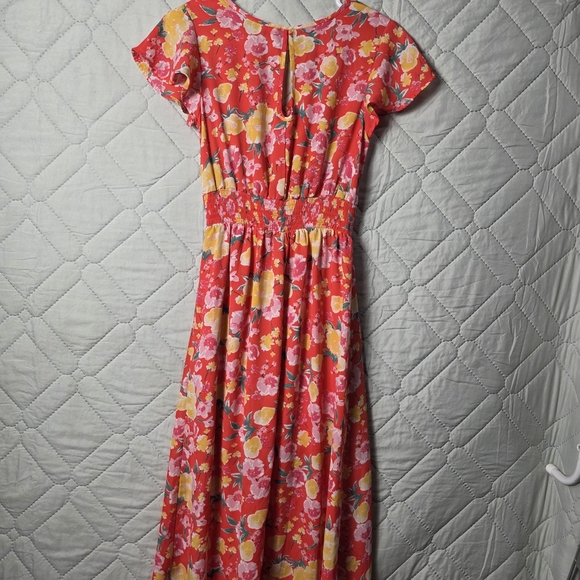 Sienna Sky Dresses & Skirts - Sienna Sky Orange Size XS
 Floral Short Sleeve Dress midi
Lightweight fabric